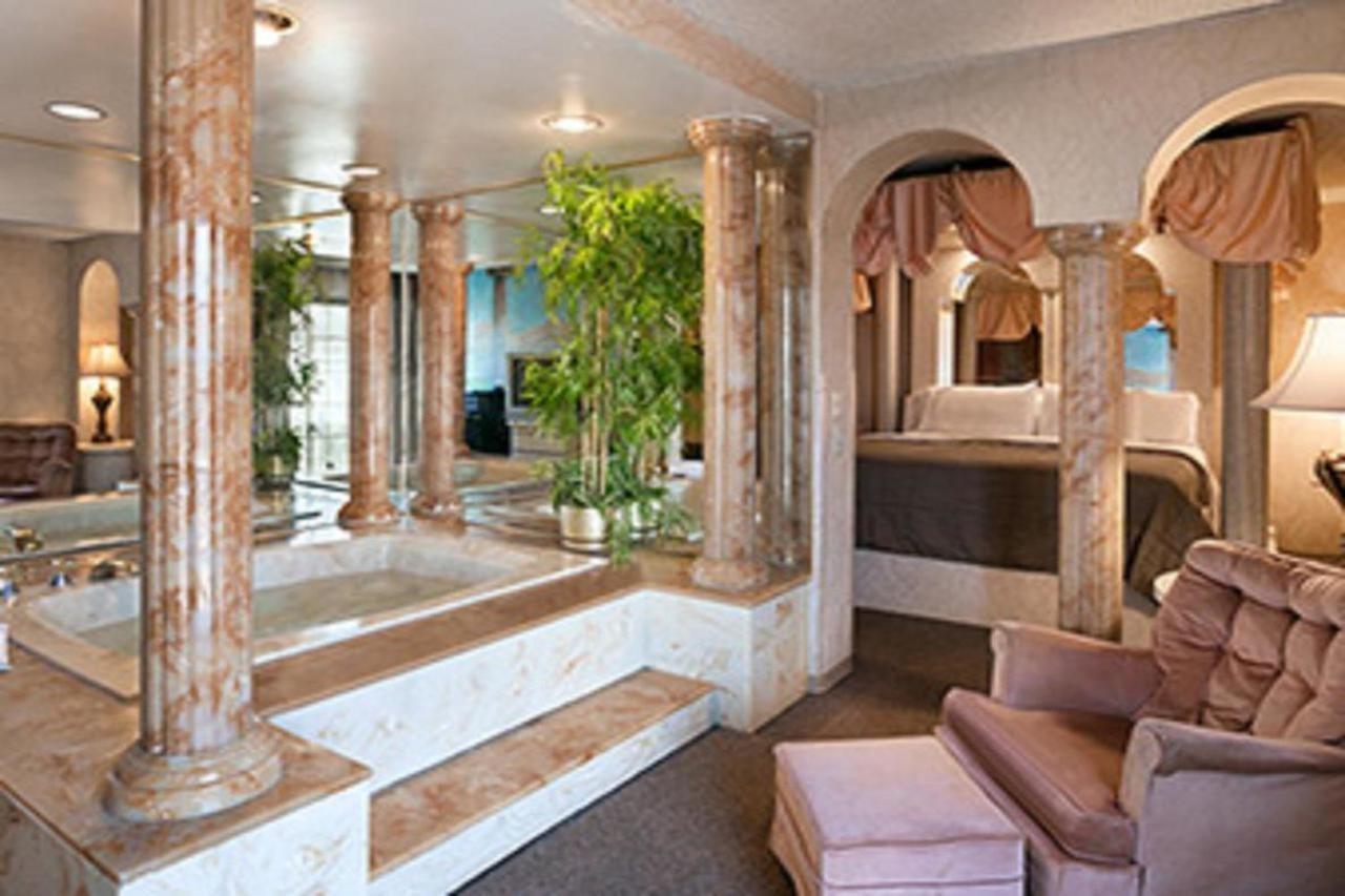 Travelodge Inn & Suites By Wyndham Muscatine Kültér fotó