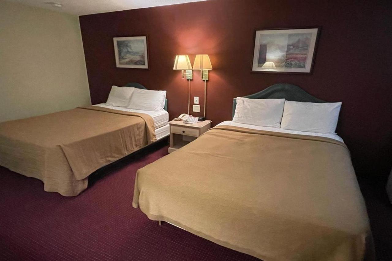 Travelodge Inn & Suites By Wyndham Muscatine Kültér fotó