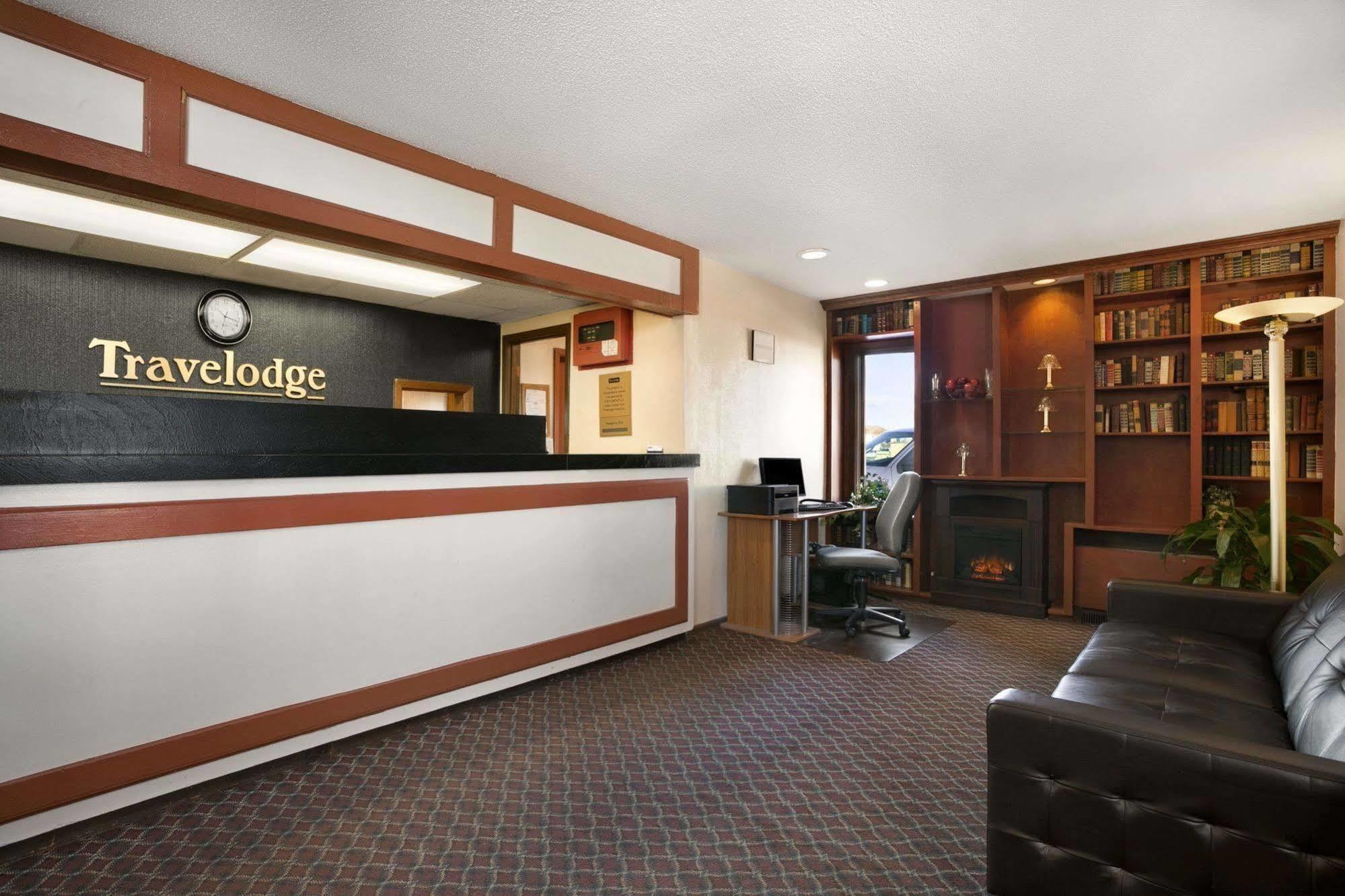 Travelodge Inn & Suites By Wyndham Muscatine Kültér fotó
