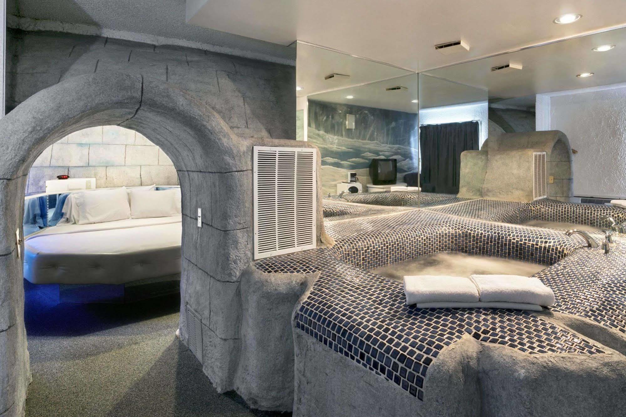 Travelodge Inn & Suites By Wyndham Muscatine Kültér fotó
